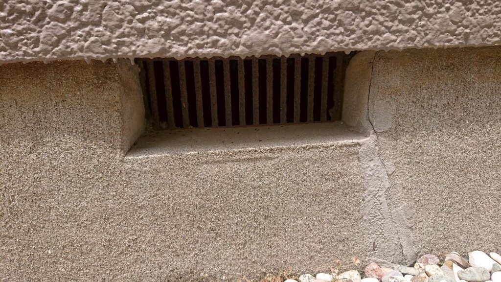 千葉県の一戸建てでの床下換気口のネズミ侵入経路