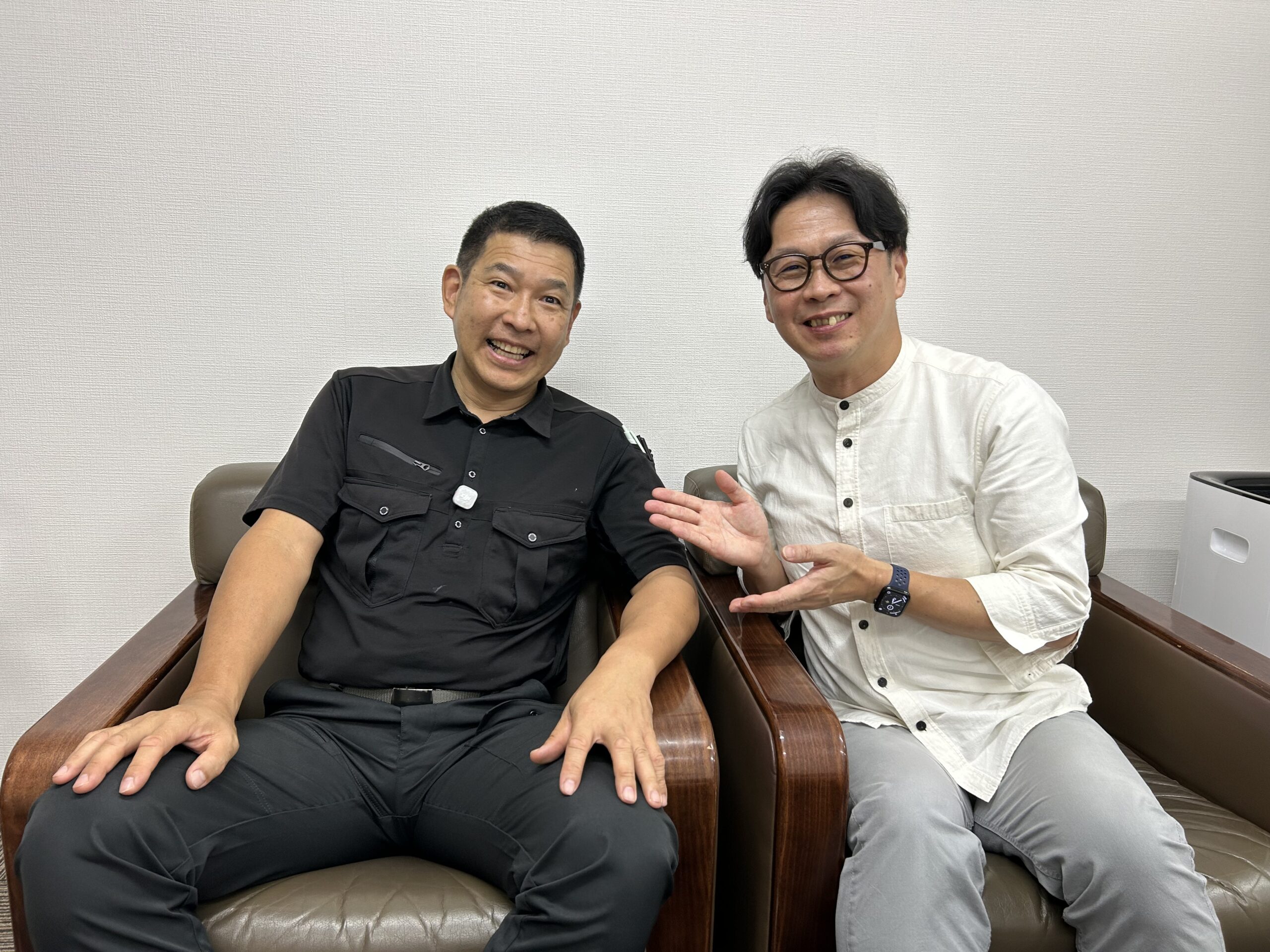 株式会社YUTAKAの江口豊優代表といろは駆除の取材者